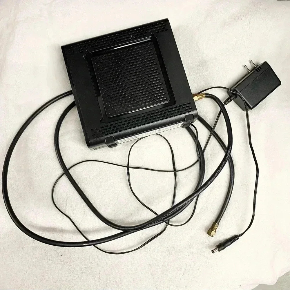 ARRIS SURFboard Cable Modem & Wi-Fi Router - Picture 5 of 6